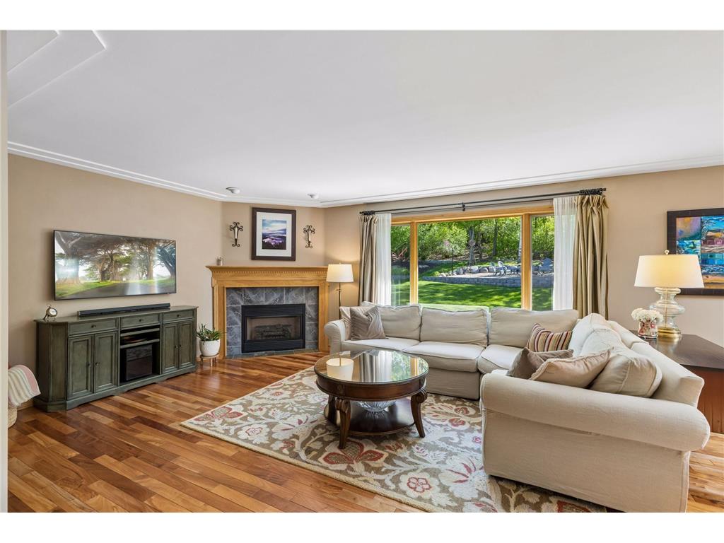 356 Pendryn Hill Curve Woodbury MN 55125 7014424 image18