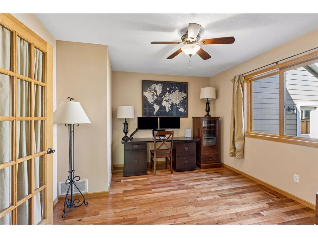 356 Pendryn Hill Curve Woodbury MN 55125 7014424 image19