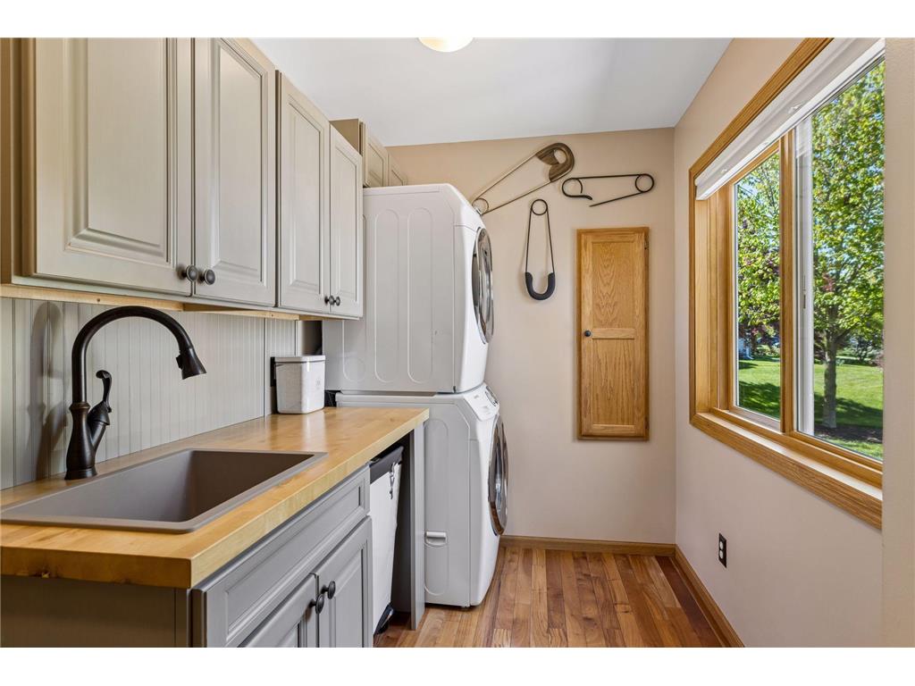 356 Pendryn Hill Curve Woodbury MN 55125 7014424 image21