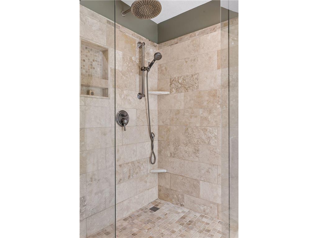 356 Pendryn Hill Curve Woodbury MN 55125 7014424 image26