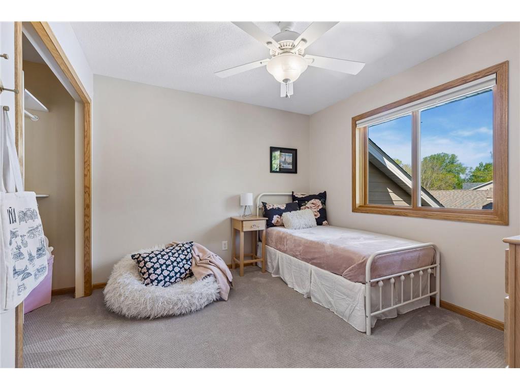 356 Pendryn Hill Curve Woodbury MN 55125 7014424 image28