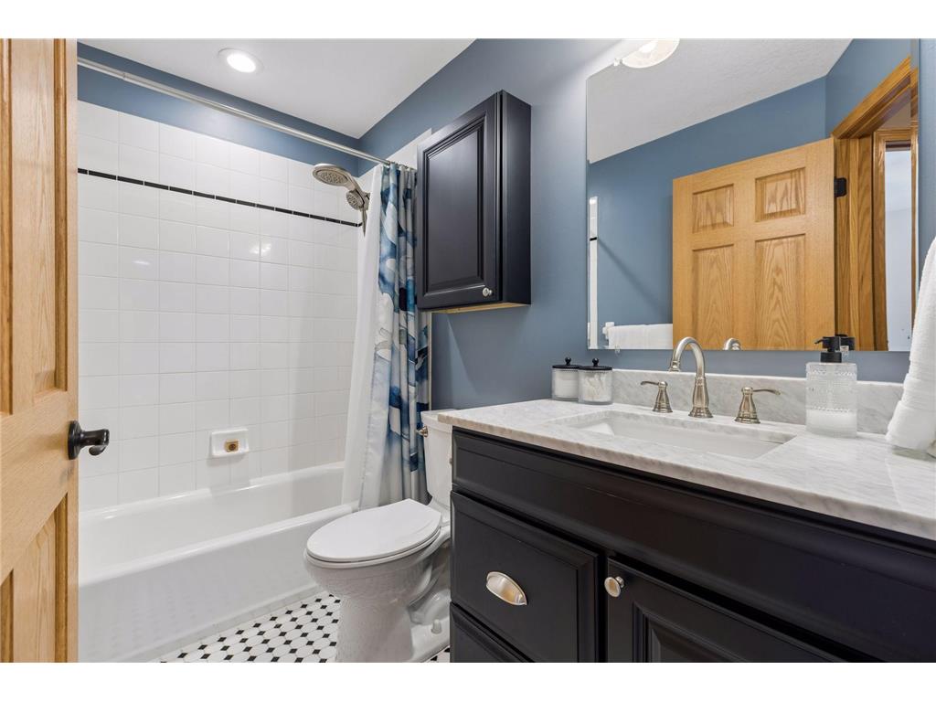 356 Pendryn Hill Curve Woodbury MN 55125 7014424 image29