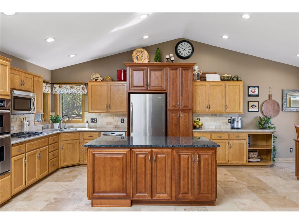 356 Pendryn Hill Curve Woodbury MN 55125 7014424 image53