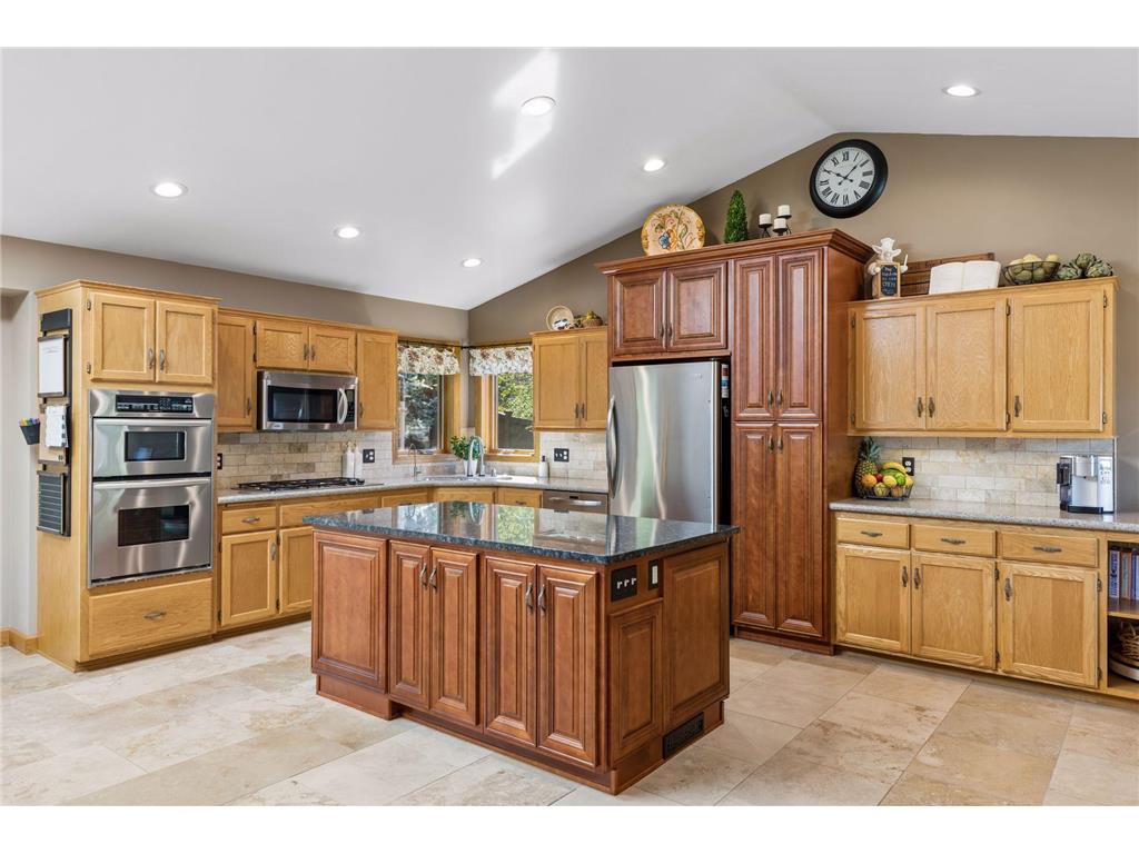 356 Pendryn Hill Curve Woodbury MN 55125 7014424 image9