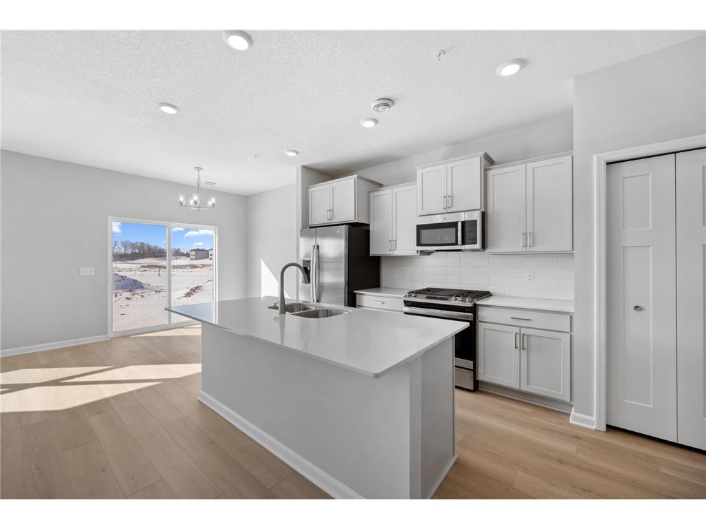 356 Trenton Lane West Saint Paul MN 55118 6704564 image1