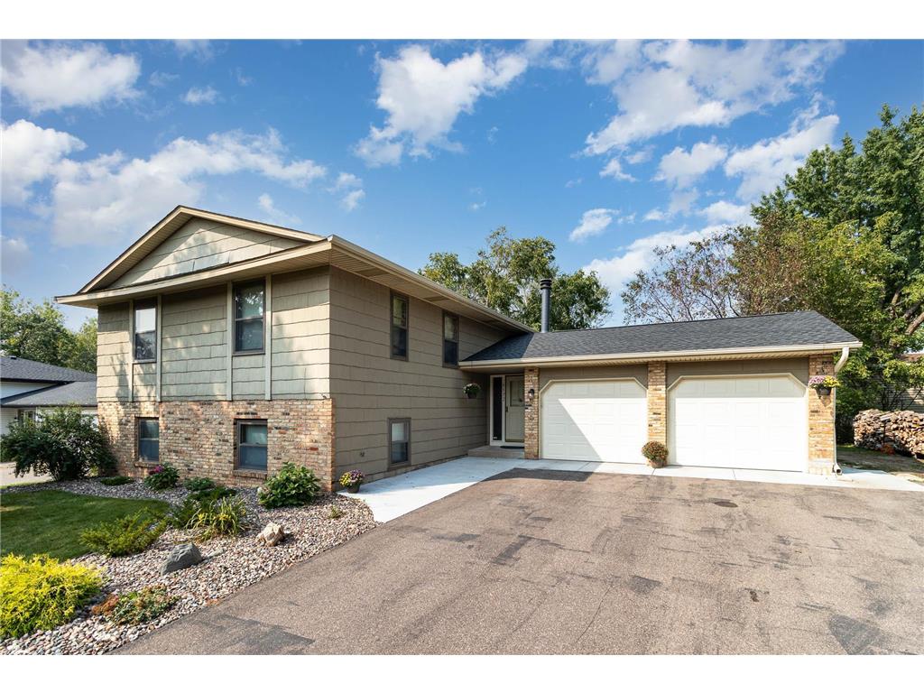 3572 Grenadier Trail N, Oakdale, MN 55128 MLS 6261221 Edina Realty