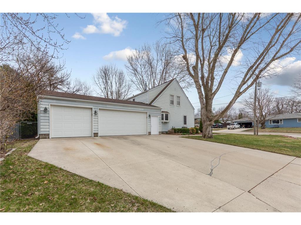 358 18th Street SW Owatonna MN 55060 7047799 image2