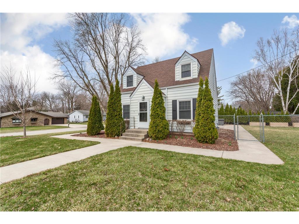 358 18th Street SW Owatonna MN 55060 7047799 image3