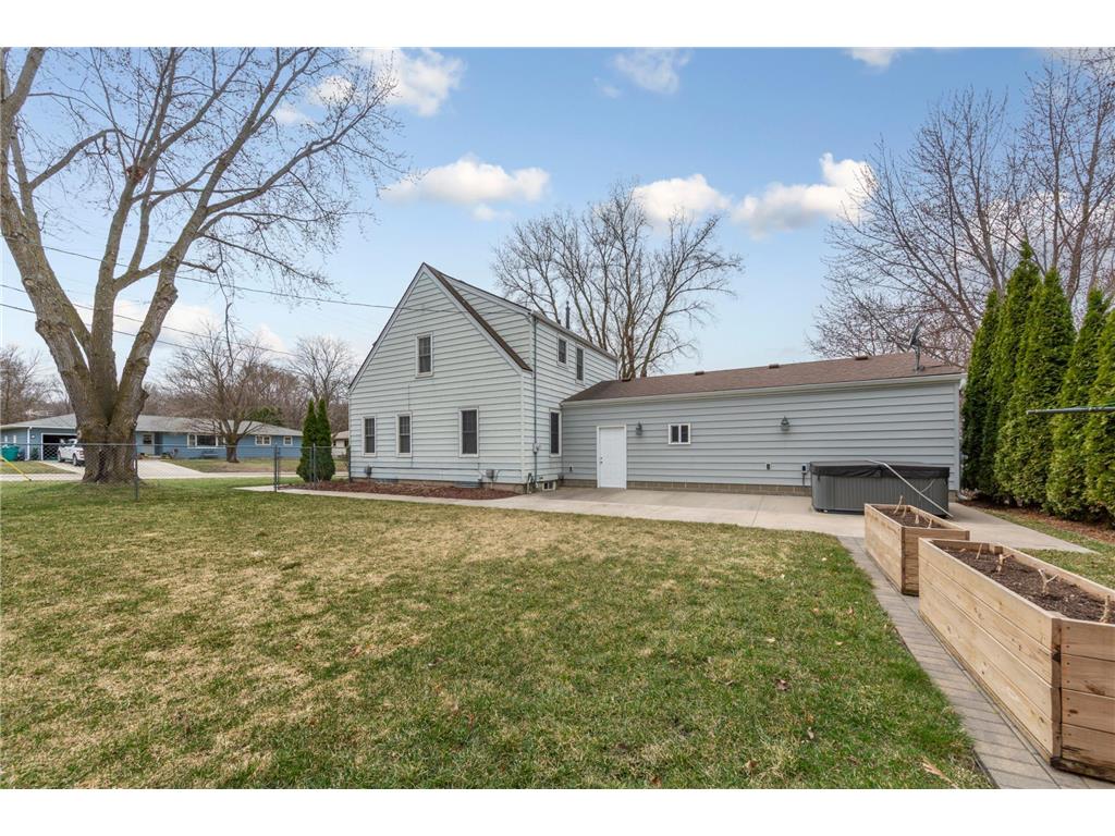 358 18th Street SW Owatonna MN 55060 7047799 image9