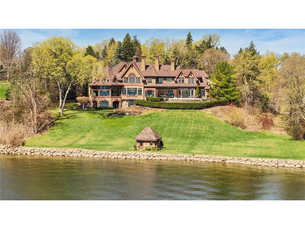 358 Ferndale Road S Wayzata MN 55391 - Lake Minnetonka 7060616 image1
