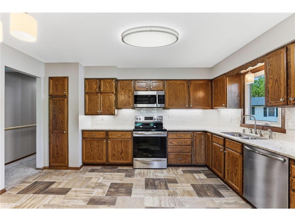 3588 Grenadier Place North Place Oakdale MN 55128 7078473 image10