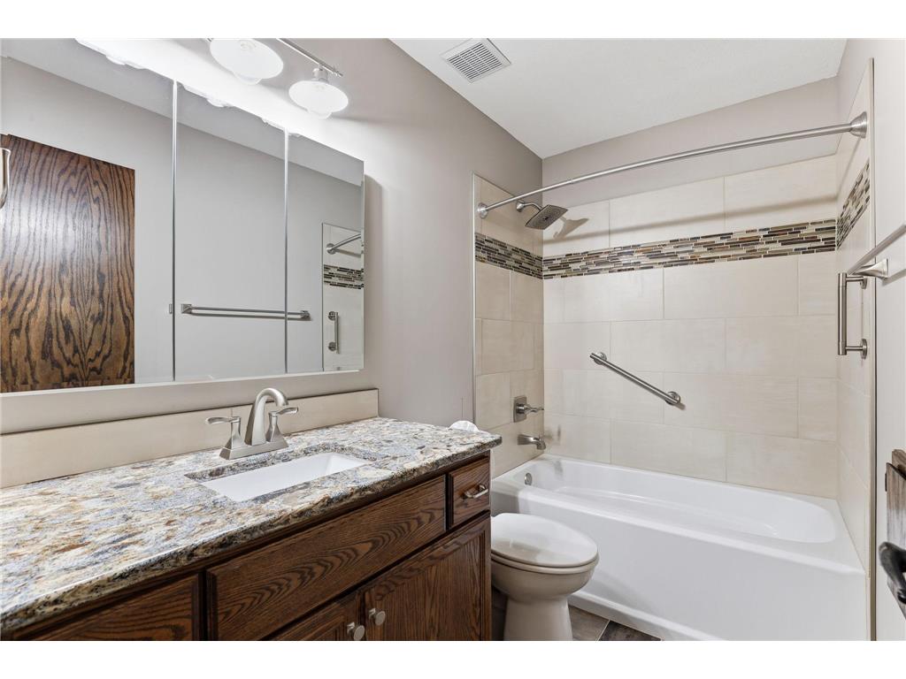 3588 Grenadier Place North Place Oakdale MN 55128 7078473 image23