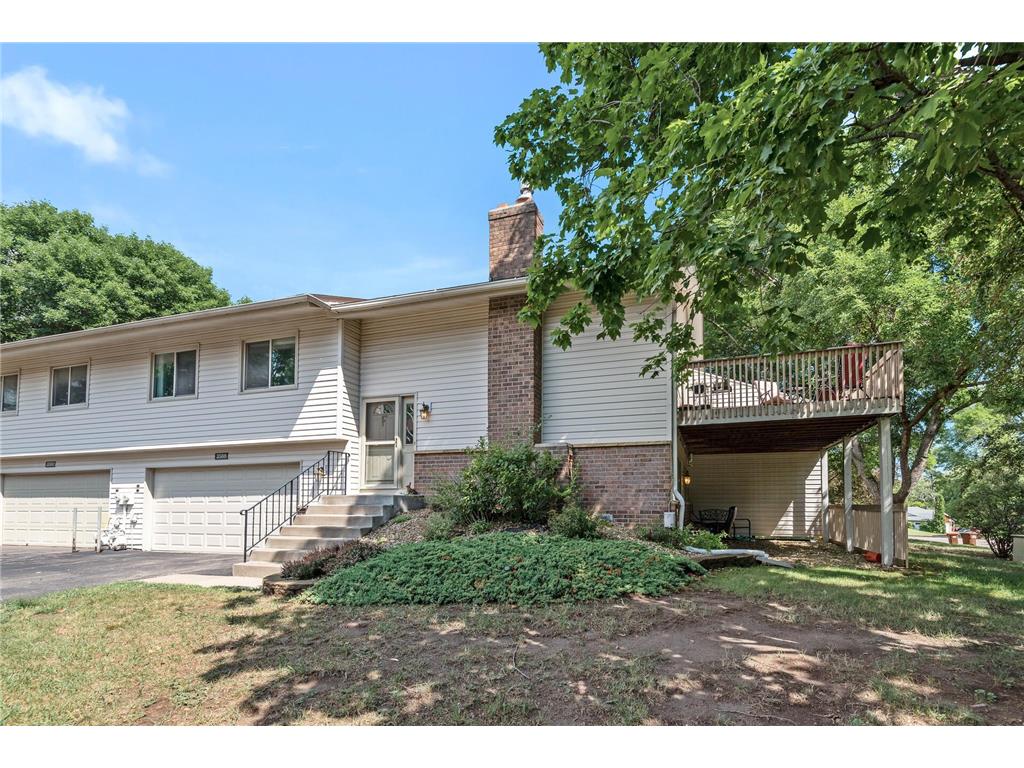 3588 York Drive, Woodbury, MN, 55125 MLS 6398865 Edina Realty