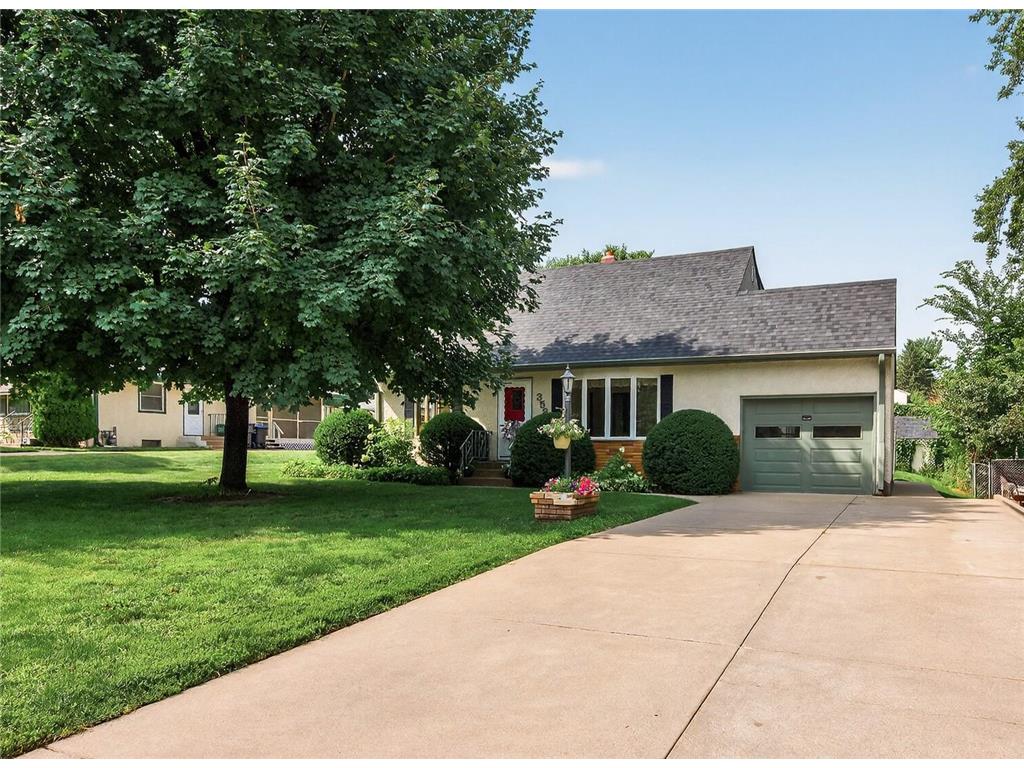 359 County Road B W Roseville MN 55113 6769672 image1