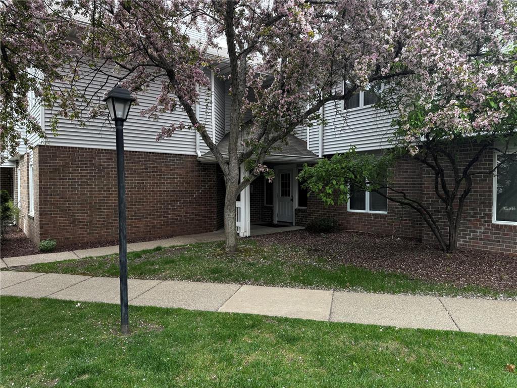 3590 Blue Jay Way #206 Eagan MN 55123 7067153 image1
