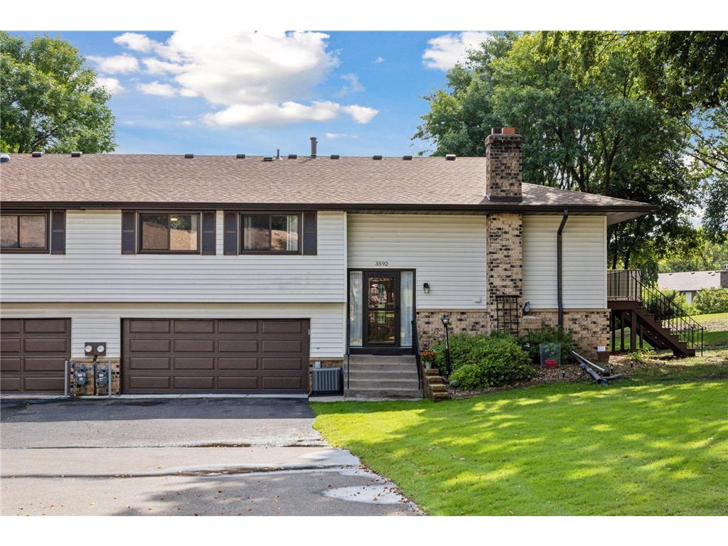 3592 Garden Boulevard N Oakdale MN 55128 6787997 image1