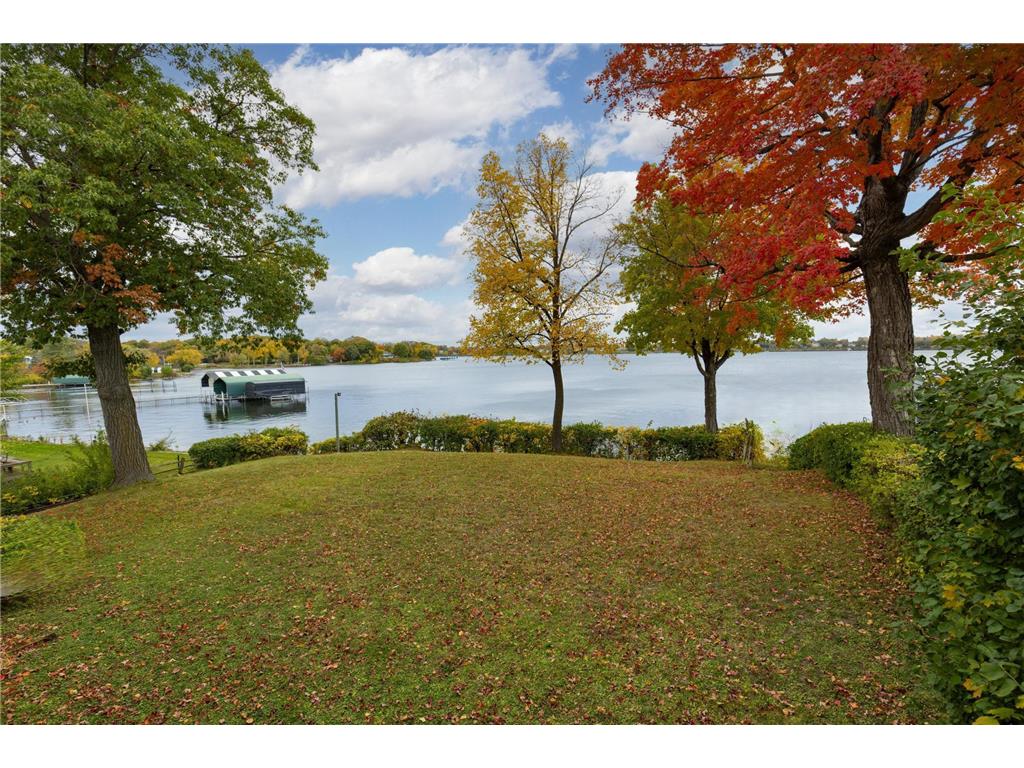 36 x Interlachen Court Tonka Bay MN 55331 6816410 image1