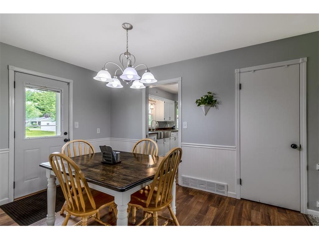 360 N Park Avenue Le Center MN 56057 7077920 image11