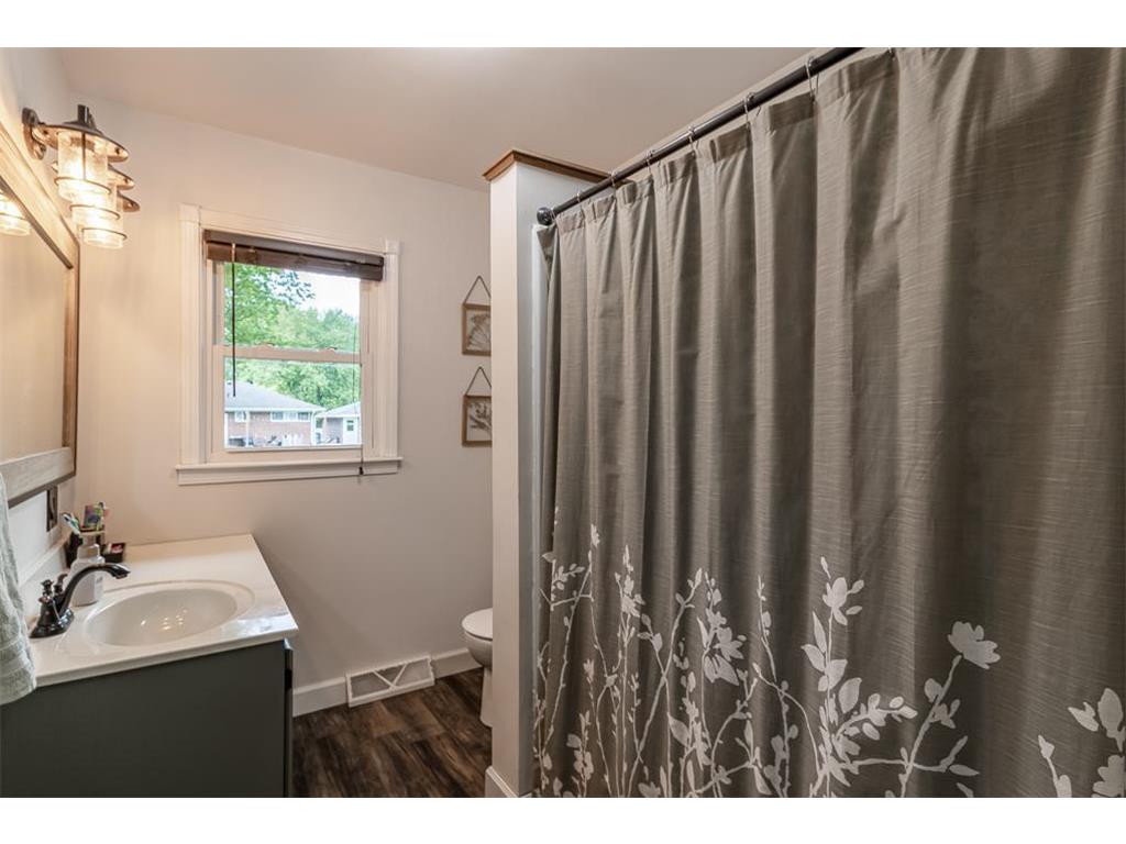360 N Park Avenue Le Center MN 56057 7077920 image23