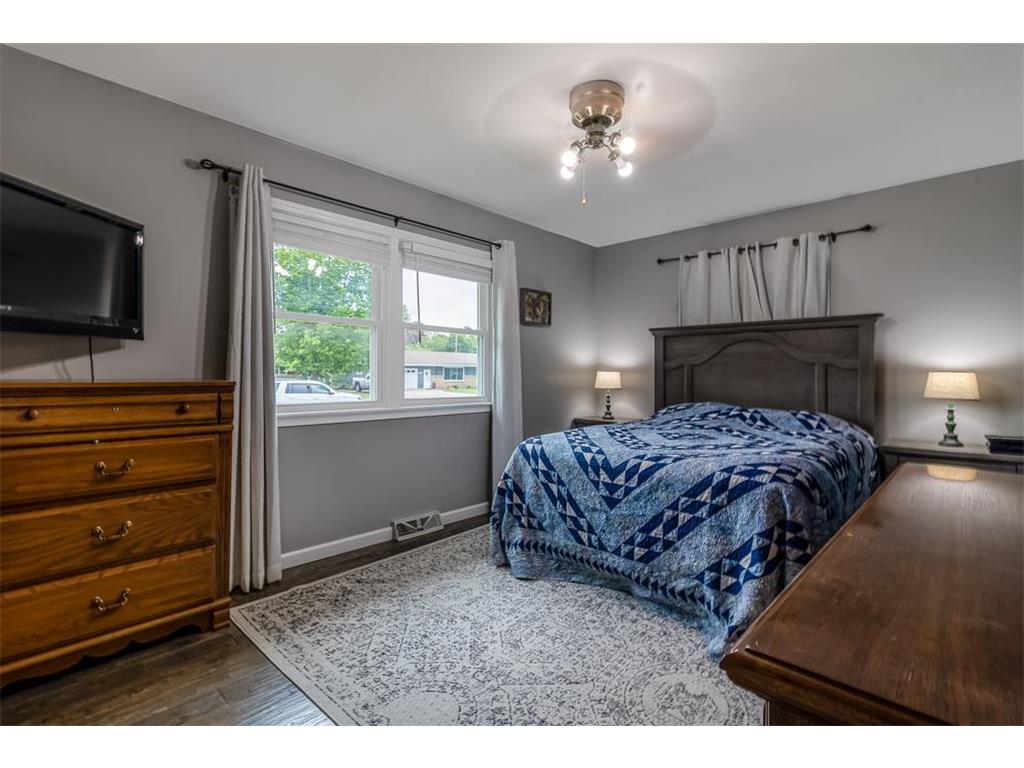 360 N Park Avenue Le Center MN 56057 7077920 image24