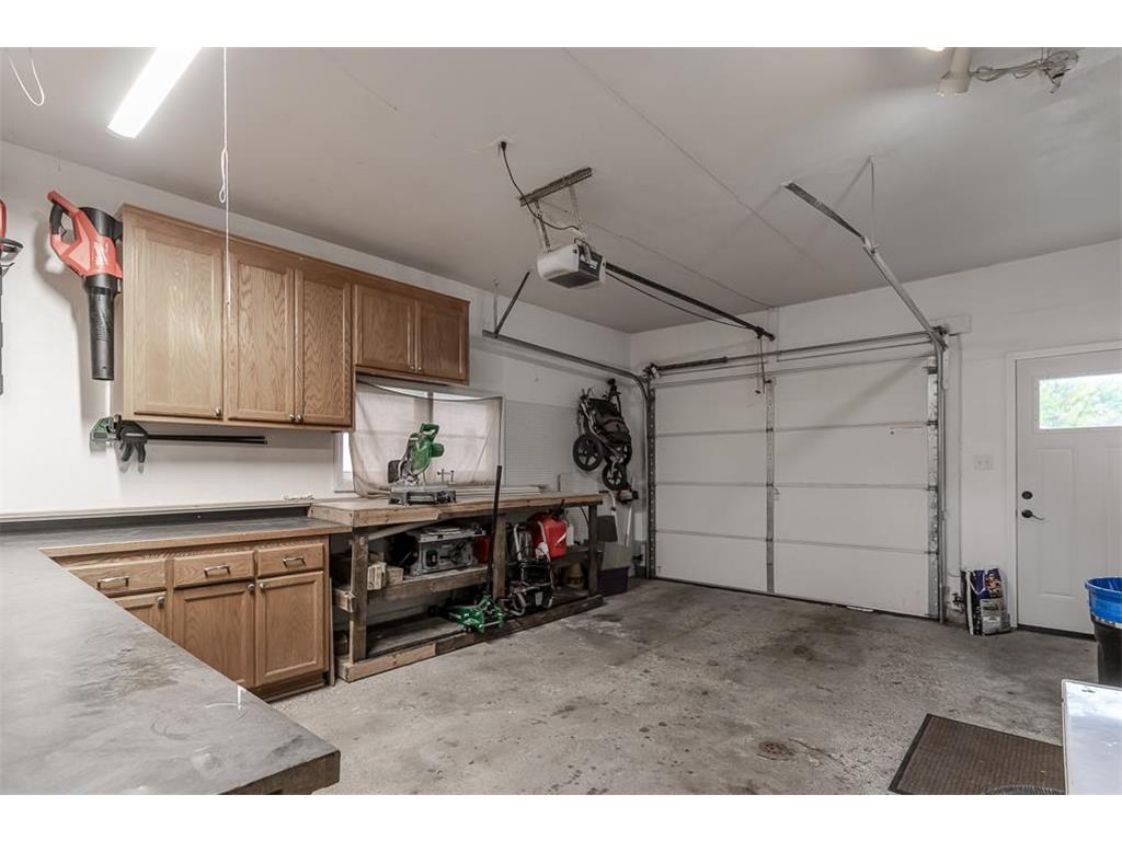360 N Park Avenue Le Center MN 56057 7077920 image41