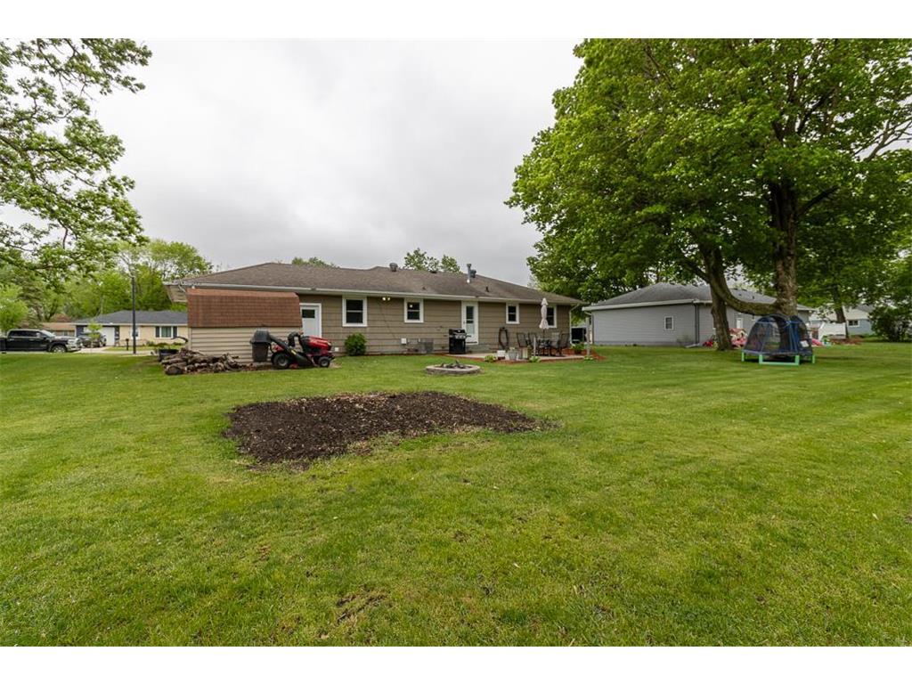 360 N Park Avenue Le Center MN 56057 7077920 image44