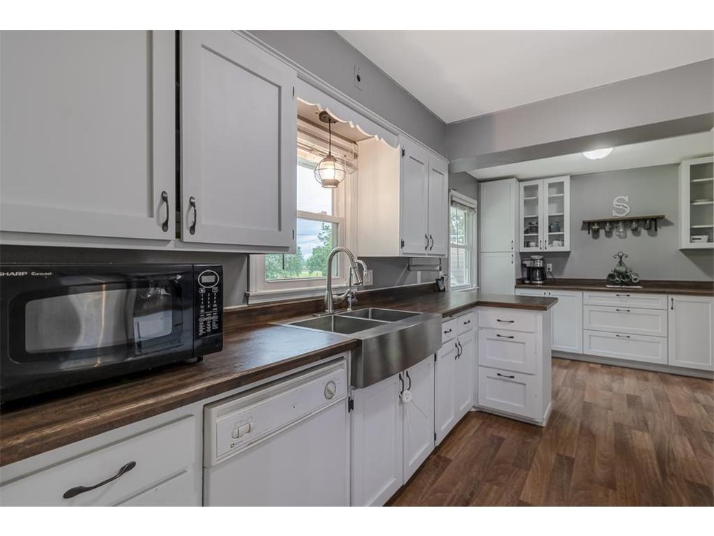 360 N Park Avenue Le Center MN 56057 7077920 image6