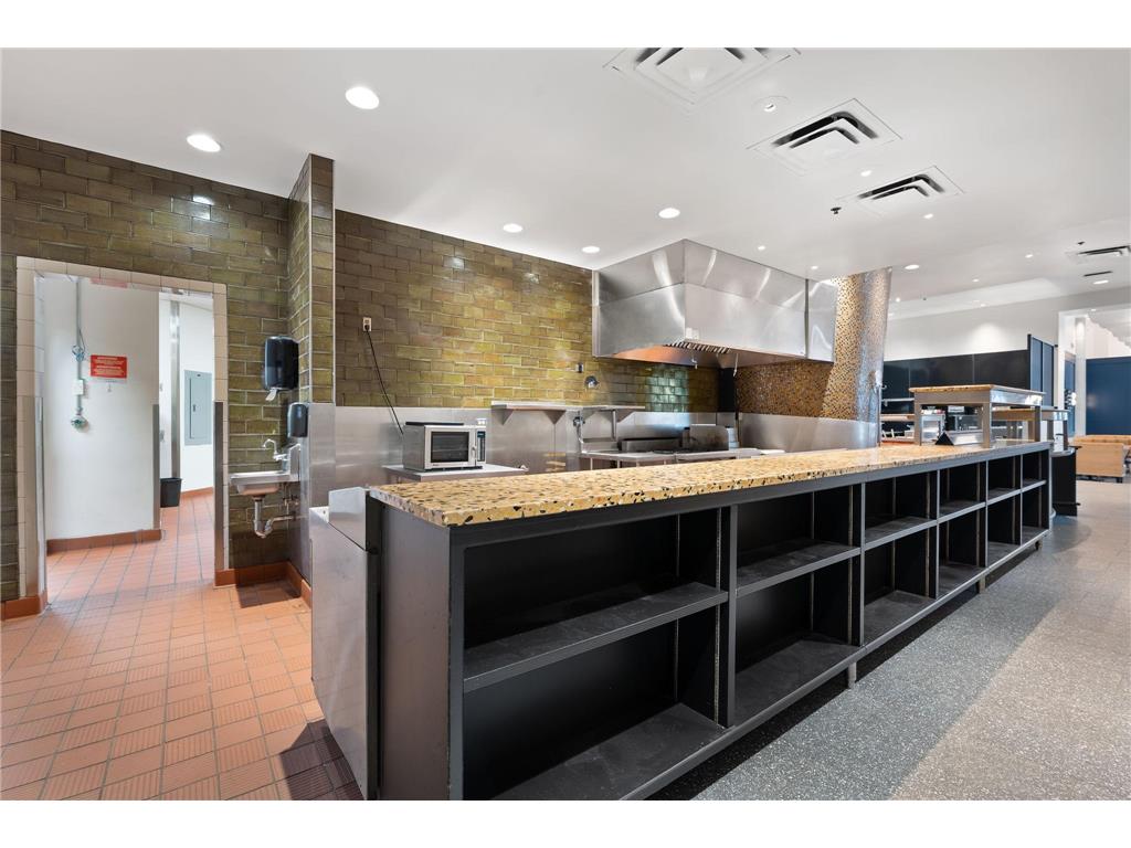 360 Saint Peter Street #4 Saint Paul MN 55102 6750777 image23