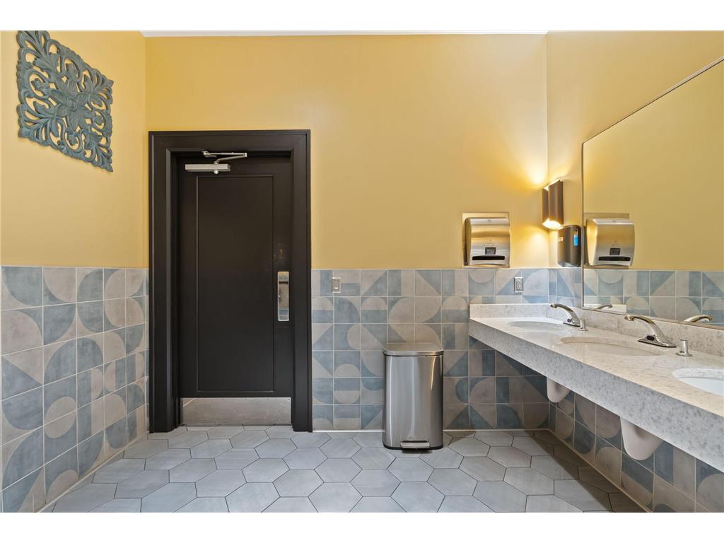 360 Saint Peter Street #4 Saint Paul MN 55102 6750777 image27