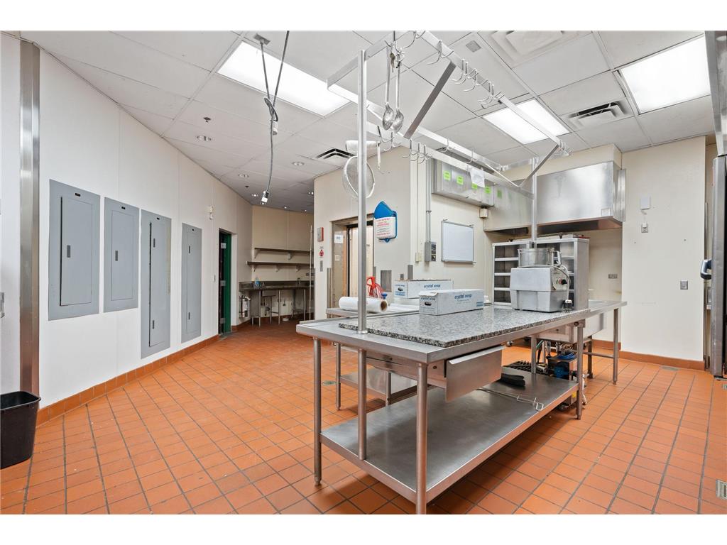 360 Saint Peter Street #4 Saint Paul MN 55102 6750777 image48