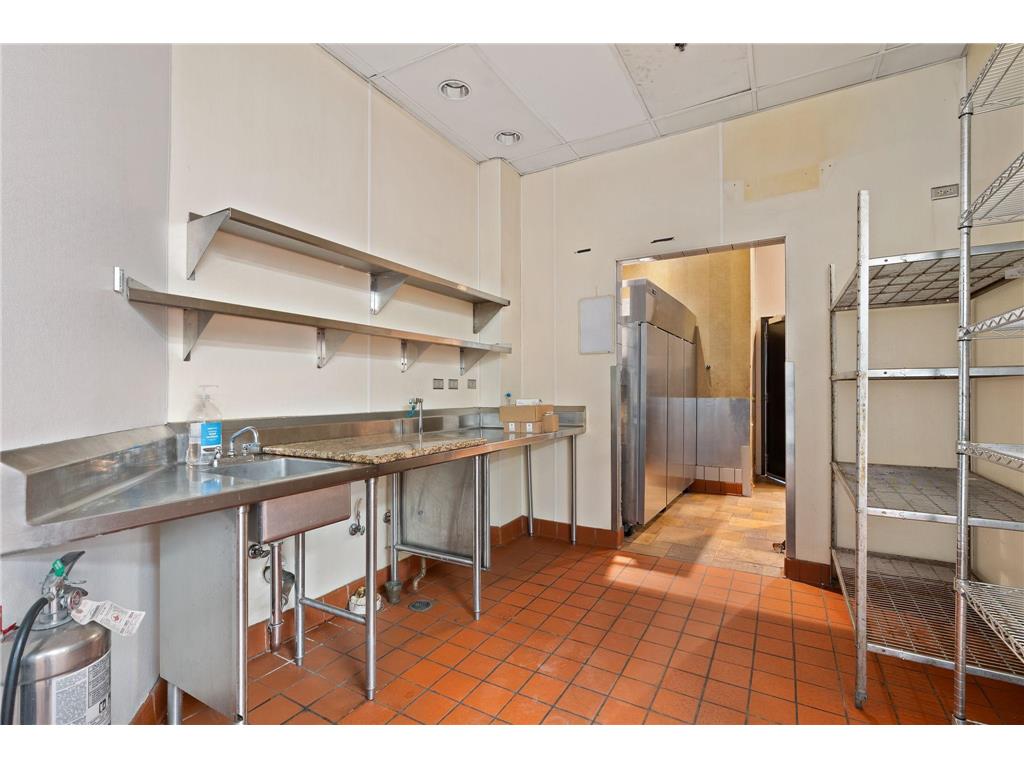 360 Saint Peter Street #4 Saint Paul MN 55102 6750777 image49