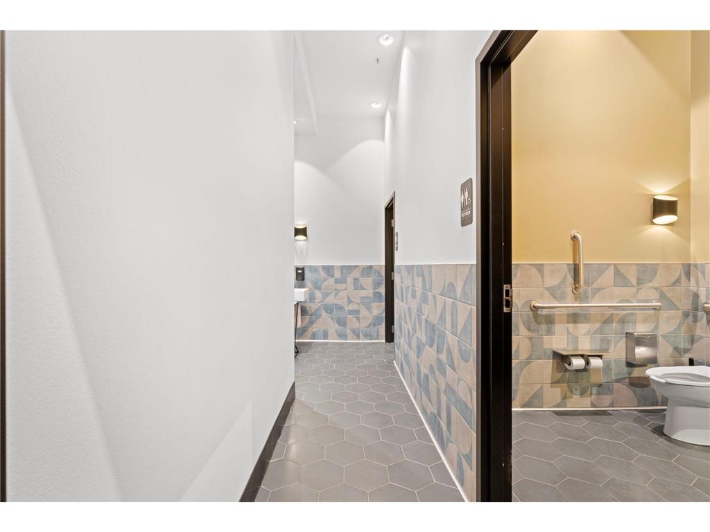 360 Saint Peter Street #4 Saint Paul MN 55102 6750777 image55