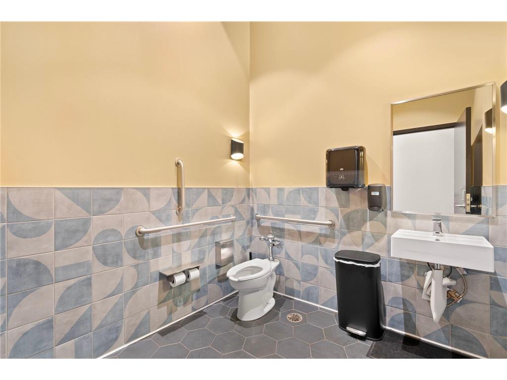 360 Saint Peter Street #4 Saint Paul MN 55102 6750777 image57