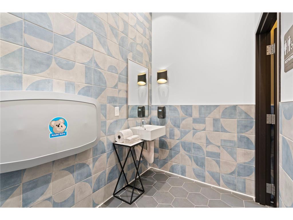 360 Saint Peter Street #4 Saint Paul MN 55102 6750777 image58