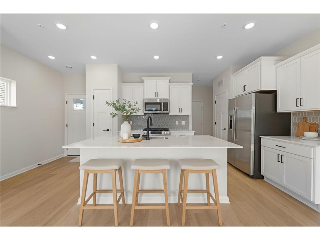 360 Trenton Lane West Saint Paul MN 55118 7024608 image1