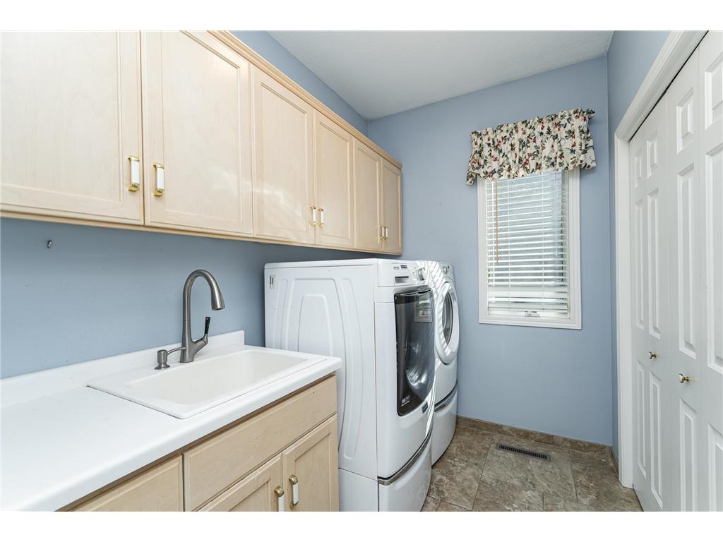 360 Wimbledon Hills Drive SW Rochester MN 55902 6795574 image24