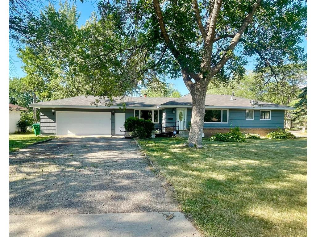 3600 Admiral Lane N, Brooklyn Center, MN, 55429 MLS 6260065 Edina