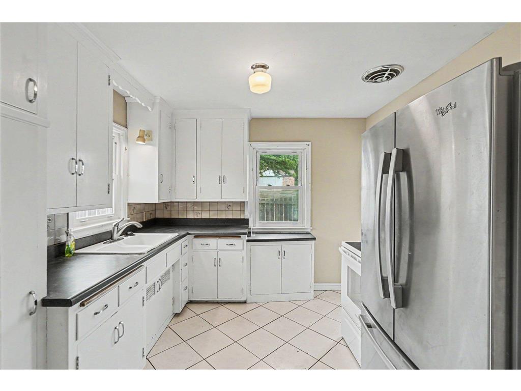 3600 Noble Avenue N Robbinsdale MN 55422 7077214 image14