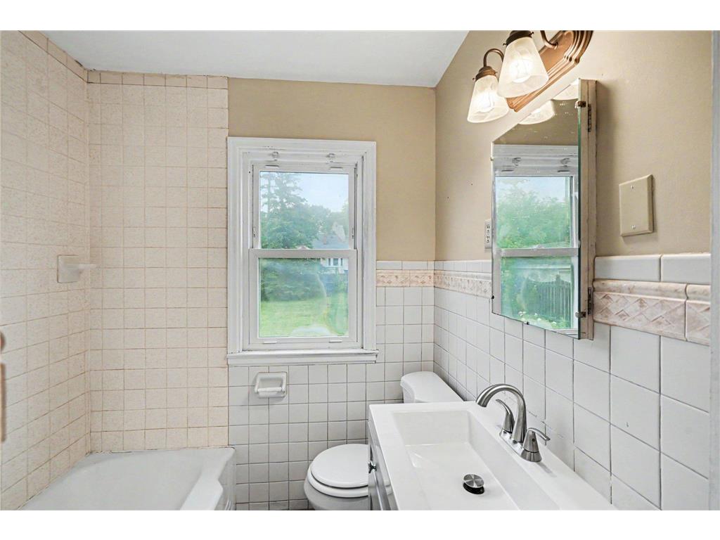 3600 Noble Avenue N Robbinsdale MN 55422 7077214 image17