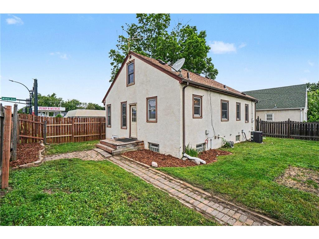 3600 Noble Avenue N Robbinsdale MN 55422 7077214 image3
