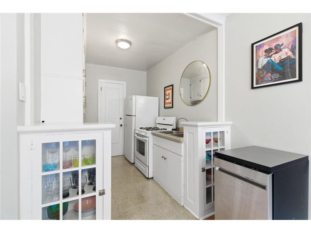 3603 Aldrich Avenue S #200 Minneapolis MN 55409 6823032 image7