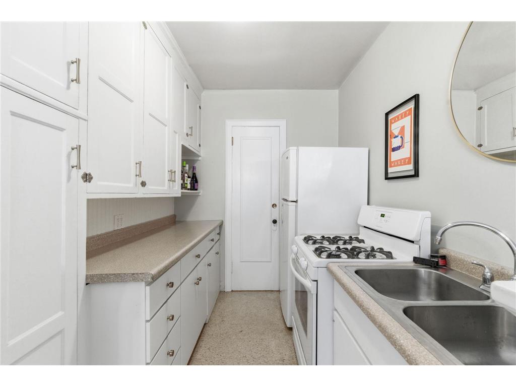 3603 Aldrich Avenue S #200 Minneapolis MN 55409 6823032 image8