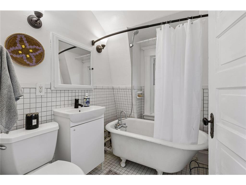 3605 Grand Avenue S Minneapolis MN 55409 7089164 image23