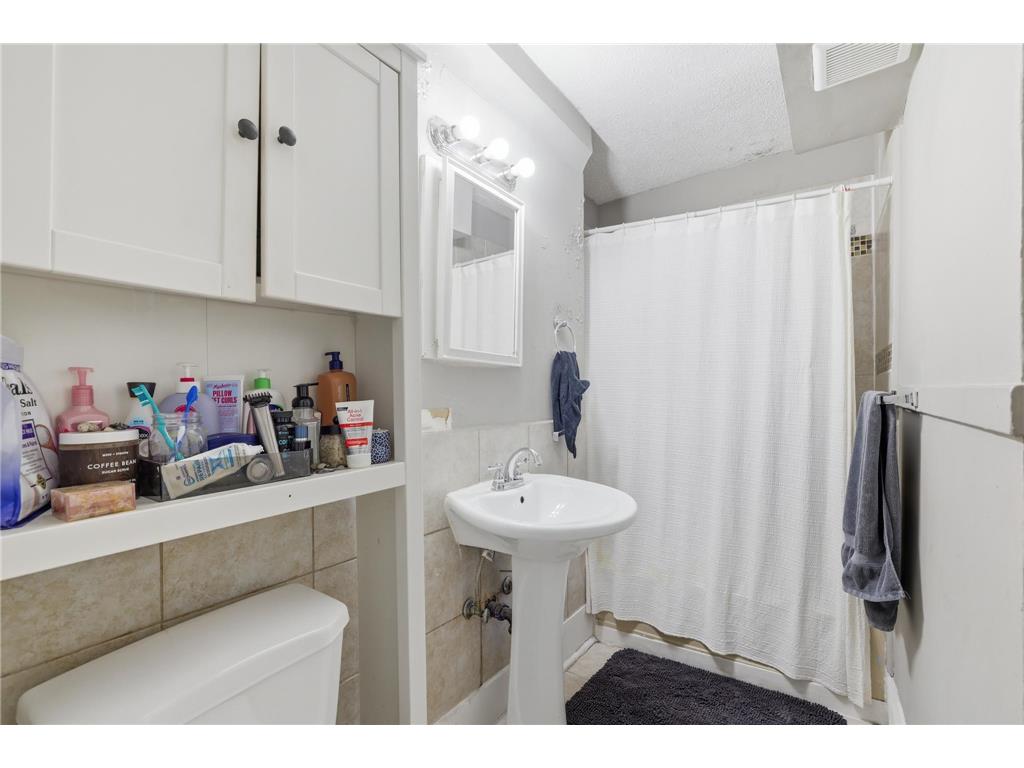3605 S 3rd Avenue Minneapolis MN 55409 7074993 image8