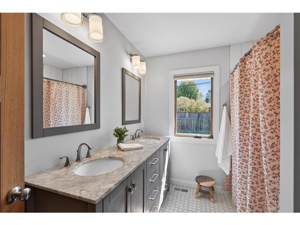3606 Beard Avenue N Robbinsdale MN 55422 7053948 image17