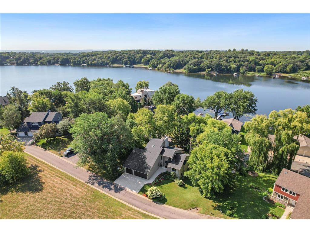 361 Deerfoot Trail, Chanhassen, MN 55317 MLS 6247591 Edina Realty