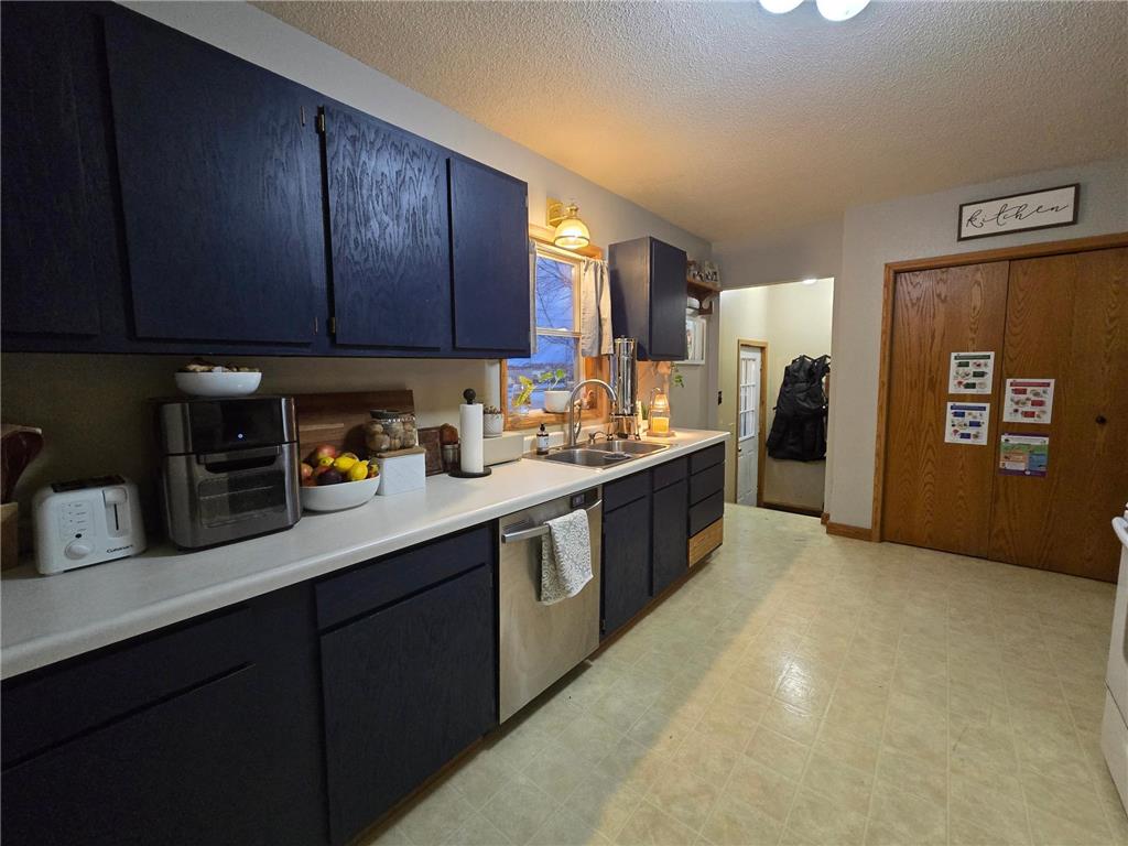 361 S Montgomery Avenue Le Center MN 56057 7054782 image4