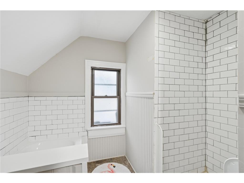 3611 Queen Avenue N Minneapolis MN 55412 7004481 image18