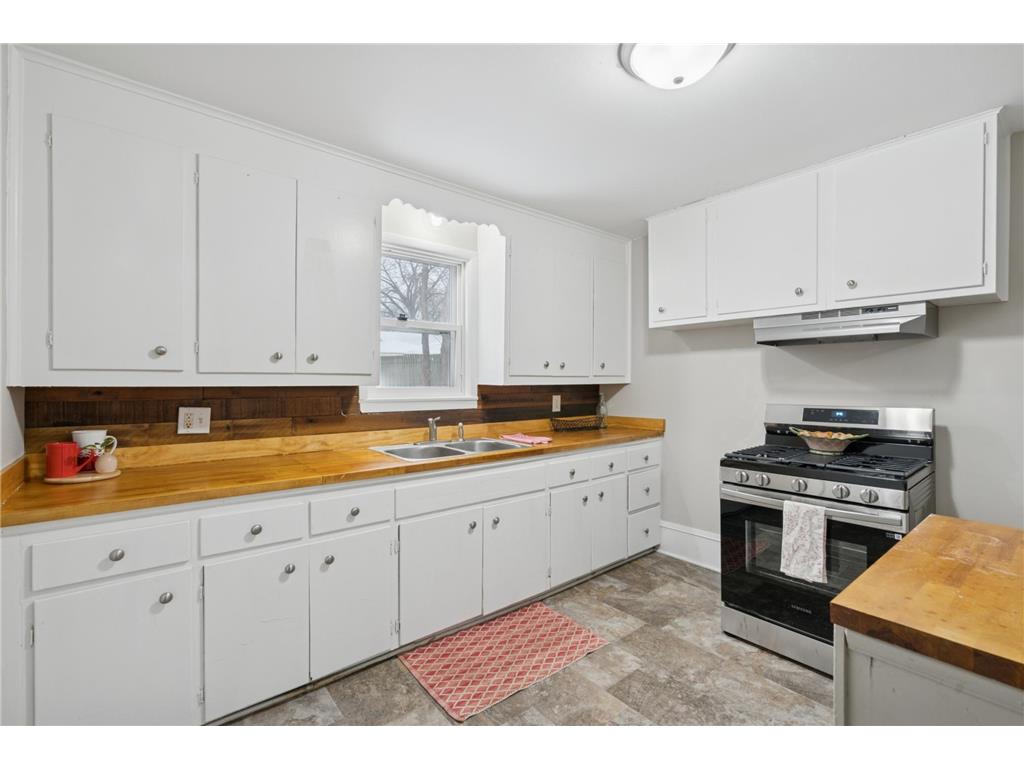 3611 Queen Avenue N Minneapolis MN 55412 7004481 image8