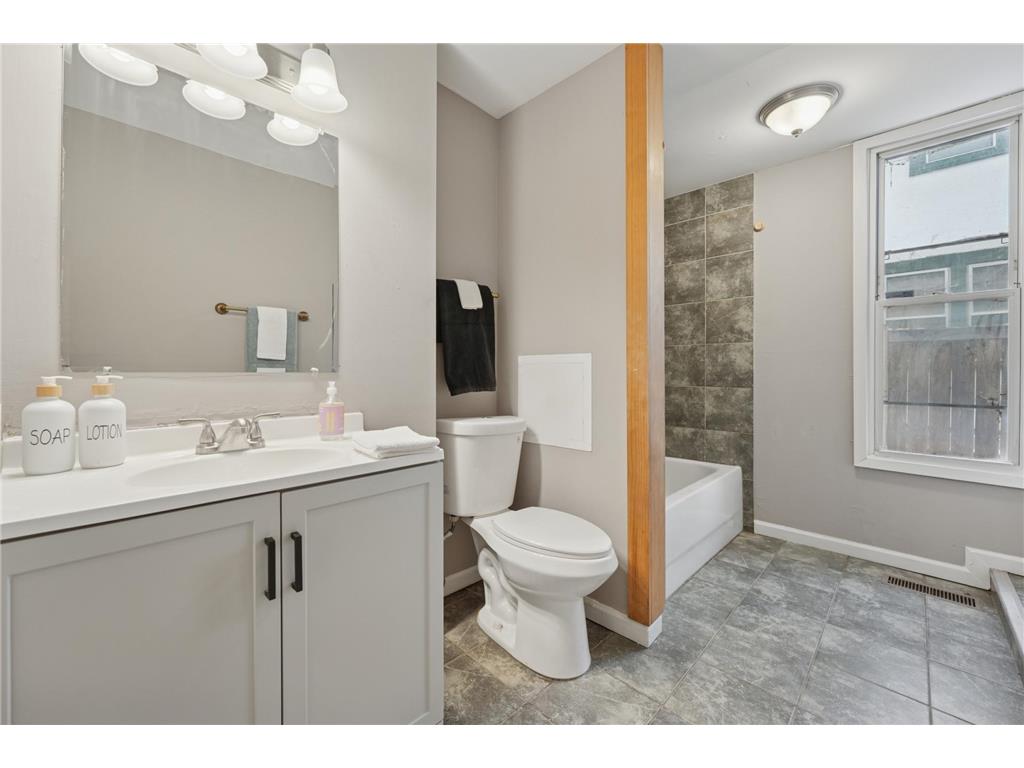 3619 Aldrich Avenue N Minneapolis MN 55412 7015619 image16